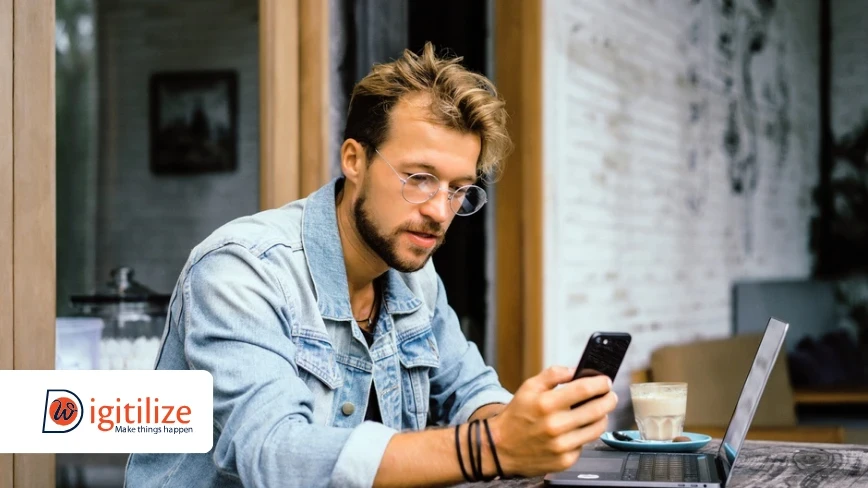 List the key characteristics and functionalities by DigitilizeWeb 